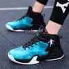 2021 Nya män Running Shoes Breattable Shoes Super Light Sneakers Kvinnor Bekväma Jogging Casual Shoes Soft Flat Shoes Zapatos V78