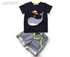 Ensembles de vêtements Summer Boy INS chapeau de baleine costume à rayures enfants dessin animé dinosaure ins T-shirt à manches courtes + short 2 pcs costume bébé vêtements ldd240311