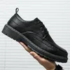 Chaussures décontractées 2024 hommes polyvalents en cuir noir tendance en plein air respirant à lacets conduite randonnée pour homme