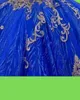 2023 Glitter cekinów Tiulowe sukienki Quinceanera Sukienki błękitne i złote haftowane koraliki Kryształowe suknie balowe z ramienia Sweet 16 DRES7947250