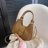 Bolso de diseño de tienda, 90% de descuento, bolso pequeño de mano para mujer, nuevo bolso cruzado de hombro con moda avanzada e Ins 2024