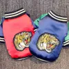 Cão de estimação quente roupas de inverno para cães pequenos chihuahua filhote de cachorro grosso jaqueta tigre bordado casaco yorkie outfit cães animais de estimação roupas t20244p