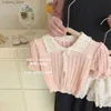 T-shirts sommar ny baby barn tröja sut koreansk stil baby flickor tunna stickade ruffles ihåliga ut tröjor+shorts barn tröjor toppar sut l240311