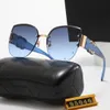 Projektanści okulary przeciwsłoneczne dla kobiet mężczyzn w stylu letni 5046 Anti-Ultrafioletowe okulary przeciwsłoneczne Retro Plaste Full Rame Damskie okulary mody Losowe pudełko
