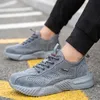 Sommararbetsskor med skydd andas lätt säkerhet Säkerhet SHOESSSTEEL TOE CAP ARBETA MAN Byggnadsarbeten Mesh Sneakers 240228