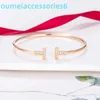 2024 Diseñador de marca de lujo Pulseras de joyería Pulsera femenina abierta doble Estrella Mismo hogar Anillo de diamante ligero simple