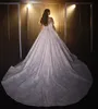Mode en linje kvinnlig bröllopsklänning från axel ärmlösa brudklänningar 3d-florala applikationer paljetter svep tågklänning skräddarsydd vestidos de novia