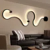 Lampada da parete Moderna Creativa Acrilica Curva Luce Nordic Led Snake Sconce Per La Casa El Decori Apparecchio di Illuminazione234S