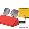 Restez au frais et élégant avec ces lunettes de soleil pour toute occasion, ils offrent une protection à 100% UV et sont livrés avec un étui assorti pour un stockage et un transport faciles