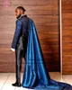 Erkekler Lüks Parlak Kraliyet Satin Erkekler İçin Özelleştirilmiş 3 Parça Ceket Uzun Cape Pantolon Seti Resmi Damat Düğün Partisi Prom Smokin