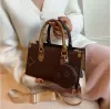 High quality Women designers wallet PM weekend Reverse Canvas Tote Bag with Round Coin Wallet Designer Luxury Handbag Shoulder Bags luxery designer bag