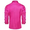 ピンクのデザイナーストレッチメンズ用サテンシャツペイズリースプライシング対照的な色男性服長メンズソーシャルシャツ240301