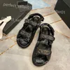 Designer Sandal for Women Platform Sandaler Sandale Slides skor tjock botten Summer Flat Heel Hook Loop Casual Beach Buckle äkta läder högt