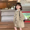 Giacche Primavera Bambini Khaki Colletto rovesciato per ragazze Cappotto carino con bottoni Cappotto per bambini Capispalla per bambini Trench Giacca a vento per neonati