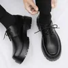 Повседневная обувь 2024, весенняя уличная обувь в британском стиле для подростков, однотонная черная кожаная обувь, увеличивающая рост, для мужчин.