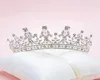 Nowy kryształowy kryształowy koron czerwony srebrny Wysokiej jakości ślub ślubny akcesorium ślubne kryształowy tiara klasyczny impreza balowa włosy 6847830
