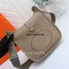 Evelnyn Schoudertassen Trusted Luxury Leather Bag Handgenaaide wasdraad Geïmporteerde Tc Koeienhuid Olifant Grijs Evelyn 29cm Enkele schouder Crohave logo HBSAJR