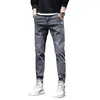 Jeans da uomo Uomo 2024 Primavera e Autunno Tendenza moda Tinta unita Elastico Gambe piccole Casual Slim Confortevole Traspirante 28-38