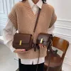 Famoso saco Raffia tecido saco mini sacos de ombro charme aba oversized fivela magnética bolsa crossbody senhoras designer verão bolsa de palha a64