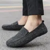 Casual skor loafers män slip-on lätta mäns duk sommar mode mångsidig ett steg lat kör man