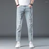 Jeans pour hommes déchirés pour hommes Skinny Fit Hip Hop Pantalon de cheville en détresse Bleu clair Stretch Peinture Patchwork Vêtements