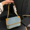 Tasarımcı Denim omuz çantaları Crossbody Cüzdan Lüks Zincir Tasarımcı Debriyaj Lady Bags Messenger Zarf Flep 240215