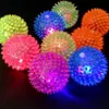 Boule en caoutchouc avec lumière clignotante pour chiot, chien, chat, hérisson, clochette, jouet amusant, jouet à mâcher, lumière Led, 316s, 1 pièce