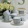 Classico europeo Bone China Tazze da caffè e piattini Stoviglie Piatti da caffè Piatti Set da tè pomeridiano Cucina di casa con confezione regalo 240304