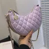 Kaufen Sie Factory Wholesale Texture Small Fragrance Design Bag Womens Fashion Lingge Chain Crescent 2024 Spring/Summer Shoulder