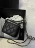 Kobiety torby krzyżowe torebki na ramię designer luksusowe mini przenośne pudełko kosmetyka szminka szminka owcza skóra czarne damry moda małe torebki złotą piłkę łańcuch 11 cm