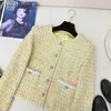 Chaquetas de mujer Diseñador 2024 Principios de primavera Nuevo Nanyou Gaoding Cha Celebrity Girl Style Slim Weaving Bead Ribbon Flower Tweed Coat ZWH8