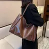 Moda feminina grande saco de viagem das mulheres novo óleo couro 100 grande bolsa de mão grande capacidade bolsa de ombro meninas bolsa 240311