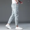 Jeans pour hommes déchirés pour hommes Skinny Fit Hip Hop Pantalon de cheville en détresse Bleu clair Stretch Peinture Patchwork Vêtements