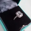 Emerald Cut 2CT Diamond CZ Ring 925 STERLING SILP Promesse Engagement Bands de mariage Anneaux pour femmes bijoux de fête de pierres précieuses Gift193l