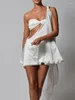 Casual Dresses Weißes, aushöhlen, trägerloses Damenkleid, modisch, schulterfrei, rückenfrei, ärmellos, Vestidos, elegantes, schlankes Strand-Satin-Kurzkleid