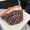 24SS män kvinnor lyxdesigner midjeväskor fall totes väskor blommor handväska shouder crossbody dame handväskor med original metallpåse handväska pochette 40 cm