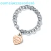 2024 Designer di lusso Bracciali gioielli di marca Catena in argento sterling 925 Fibbia a forma di cuore Bracciale stile amore Trasmissione in diretta