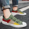 Scarpe casual Slip-on da uomo Sneakers 2024 Mocassini maschili con punta tonda di alta qualità alla moda