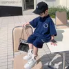 衣類セット衣類セット子供ゴルフ服ファッションキッズ服の男の子サマースーツ半袖シャツ+ショーツベビーハンサムカジュアルC LDD240311