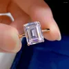 Pierścienie klastra 925 Sterling Srebrny Szmaragd Cut Stworzenie Moissanite Kamień Ślub W ślubie