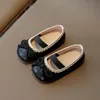 Vintage enkel stil barn lägenheter flickor skor söta godisfärger småbarn tjej balettskor barn slip-on läderskor för tjej240311