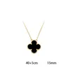 Collier de trèfle de luxe en or 18 carats bijoux de créateur pour femmes en acier inoxydable classique chaîne de moissanite tour de cou double face blanc vert quatre colliers de feuilles