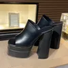 Abito 15 cm Scarpe con tacco super Pelle di vitello Piattaforma 5,5 cm Muli Pantofola con punta quadrata Sandali firmati da donna Pantofole estive Donna Mulo Hardware di lusso Alta qualità