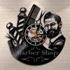 Barber Shop Schild Wanduhr Barbers Pole Vinyl Schallplatte Wanduhr Friseursalon Stylist Haarwerkzeuge Schere Barber Shop Kunstwerk Geschenk Y232W