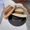 Женские дизайнерские панамы Классические V-образные пляжные кепки Casquette Модные плоские соломенные шляпы Мужские роскошные солнцезащитные кепки CSD2403126-8