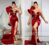 Übertriebene Rüschen One-Shoulder-Samt-Abendkleider Arabisch Aso Ebi Lange Meerjungfrau-Abschlussball-Partei-Kleider Geteilte Seite Sexy Pailletten Perlen Dubai Vestidos De Festa CL0620