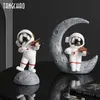 Creative Harts Music Astronaut Home Decor Figures Nordic Miniature Statyes Spaceman Sculptures Decoration Accessories 210804207x