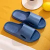 Fashionabla vita hemto tofflor, avslappnad badrum, fashionabla anti -slip sandaler