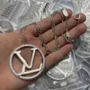 Niemals verblassende 18 Karat vergoldete Luxus-Marken-Designer-Anhänger-Halsketten aus Edelstahl mit Doppelbuchstaben-Halsketten-Anhänger-Halskette, Perlenkette, Schmuckzubehör VN139