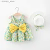 Robes de fille Été bébé fille robes de plage décontracté fleurs fraîches fragmentées mignon arc fleur princesse robe avec chapeau de soleil nouveau-né vêtements ensemble L240311